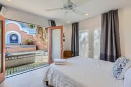 New Downtown Atx! 30 day plus!