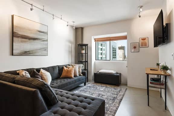 Charming Retreat in the Center of Downtown Austin
