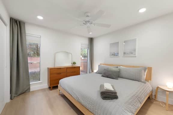 New Downtown Atx! 30 day plus!