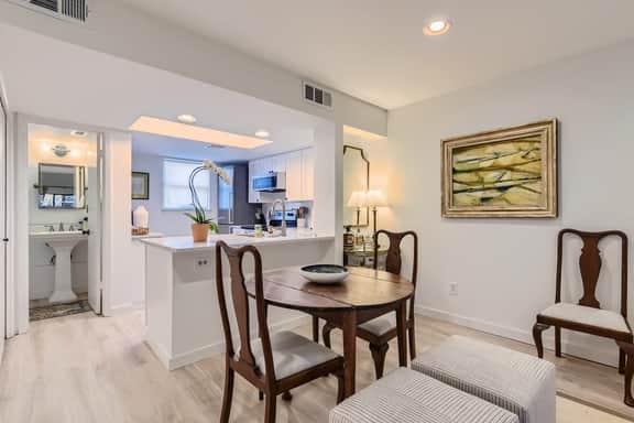New! 5 mins to Dt | 30 day Rental | Tarrytown!
