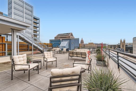 Charming Retreat in the Center of Downtown Austin