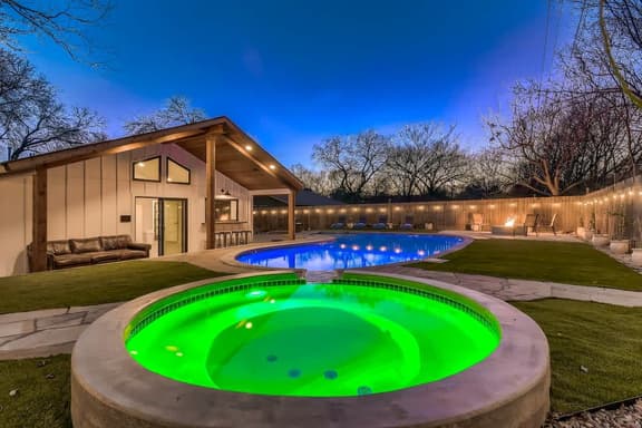 Family Relaxation: Private Pool & Spa with Games