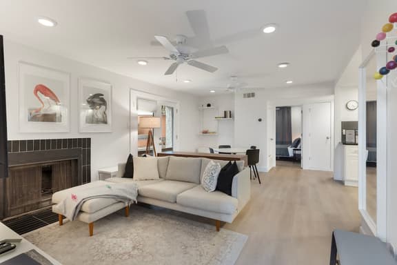 New Downtown Atx! 30 day plus!